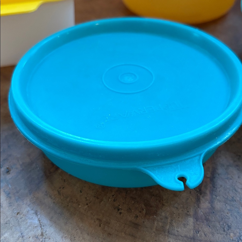 Tupperware Assorted Containers - Picture 2 of 6